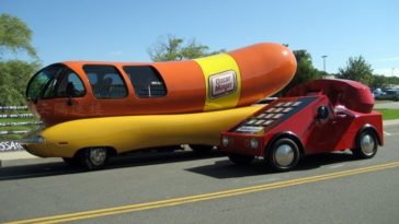 FUNNY HOT DOG CAR