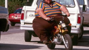 Laughable Fat Man Drive A Small Bike Picture